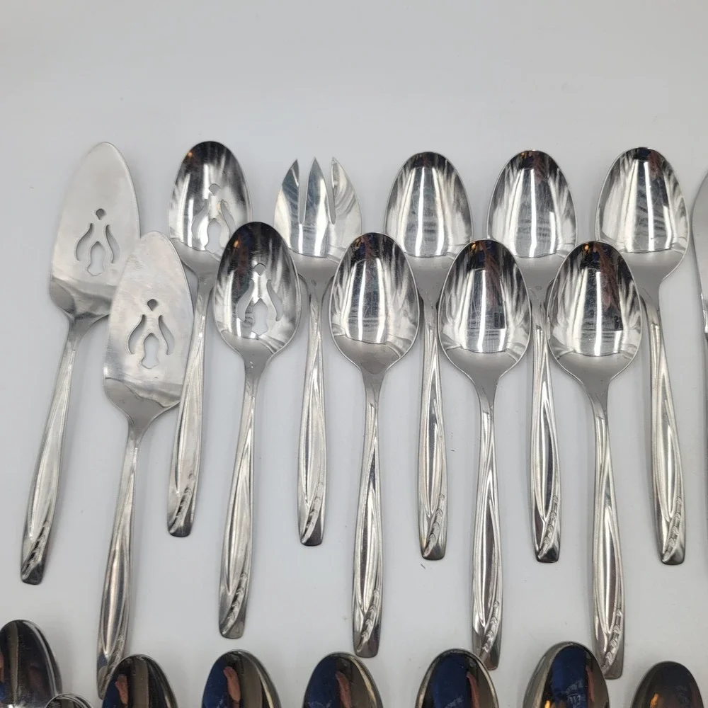 91 pc Lawncrest Rogers Cutlery International Stainless Flatware 11 Serving pcs